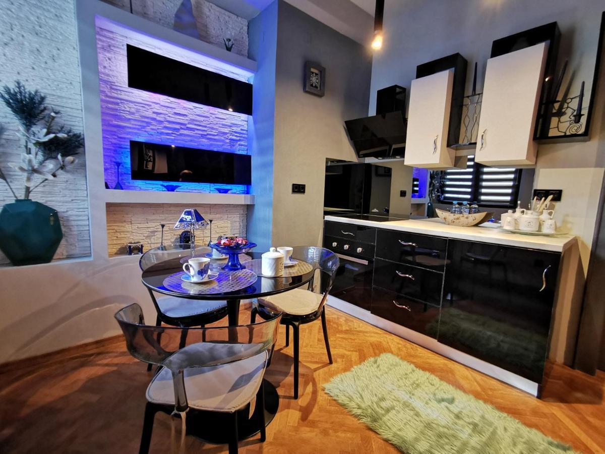 Crystal Central Apartment 브라쇼브 외부 사진